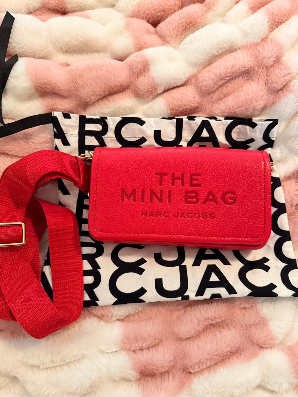 Marc Jacobs Mini Bag in bright red with adjustable strap - Picture 3 of 8